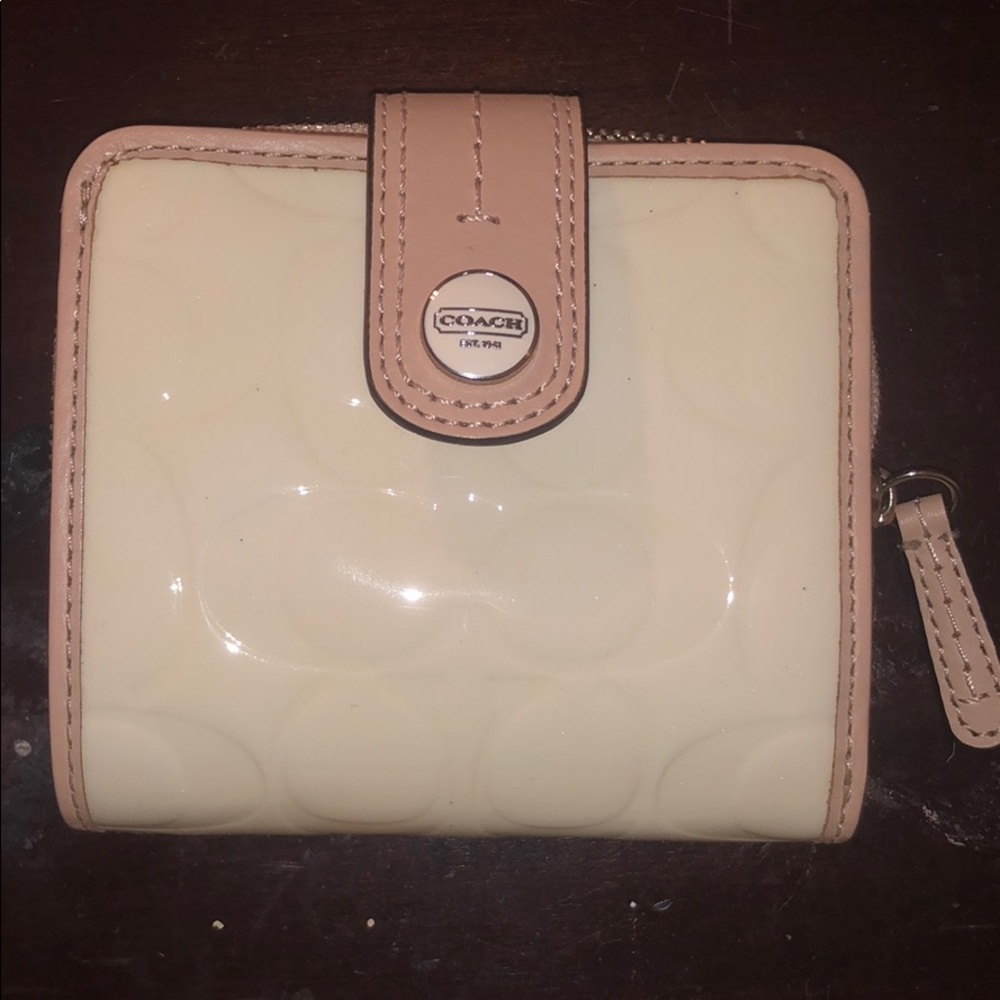 White coach wallet